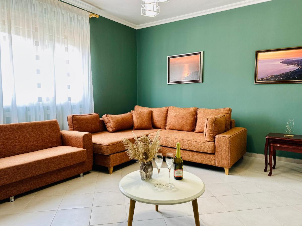 Family Suite Residence Vlore Exterior photo